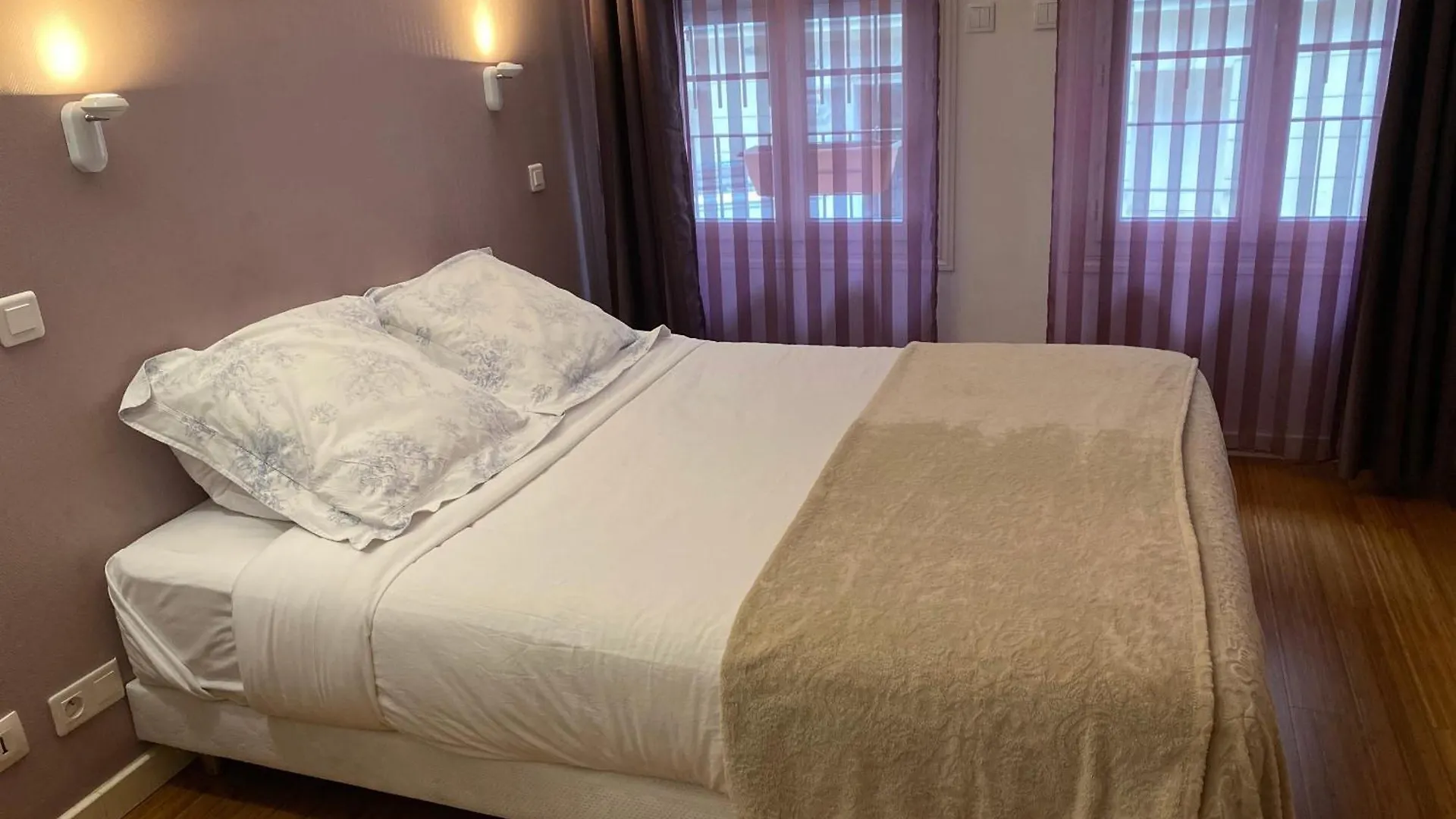 Gambetta Hotel Paris